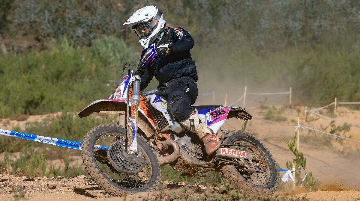af5bcedd-a20c-9442-446f-7af8f92660c5